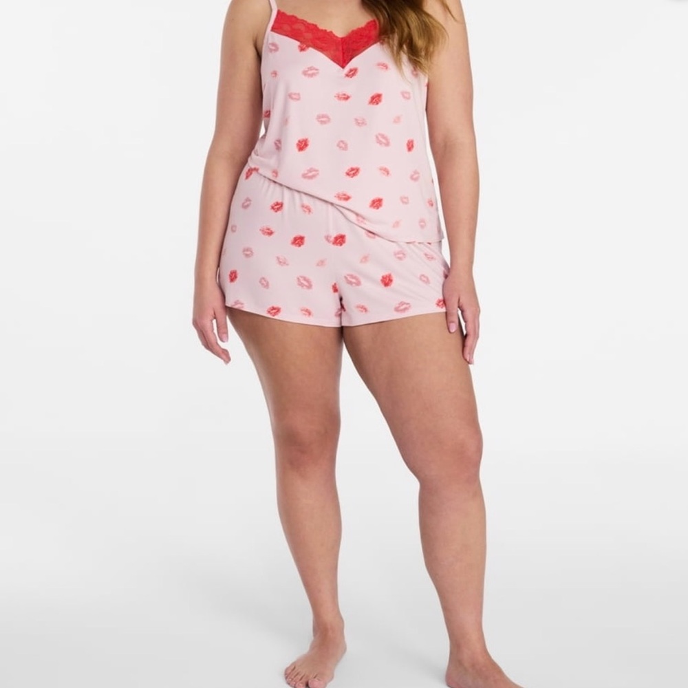 Chic Lip Print Sleepwear Set in Pink and Red
